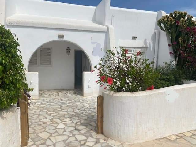 M2111-Bungalow with terraces in Mojacar.