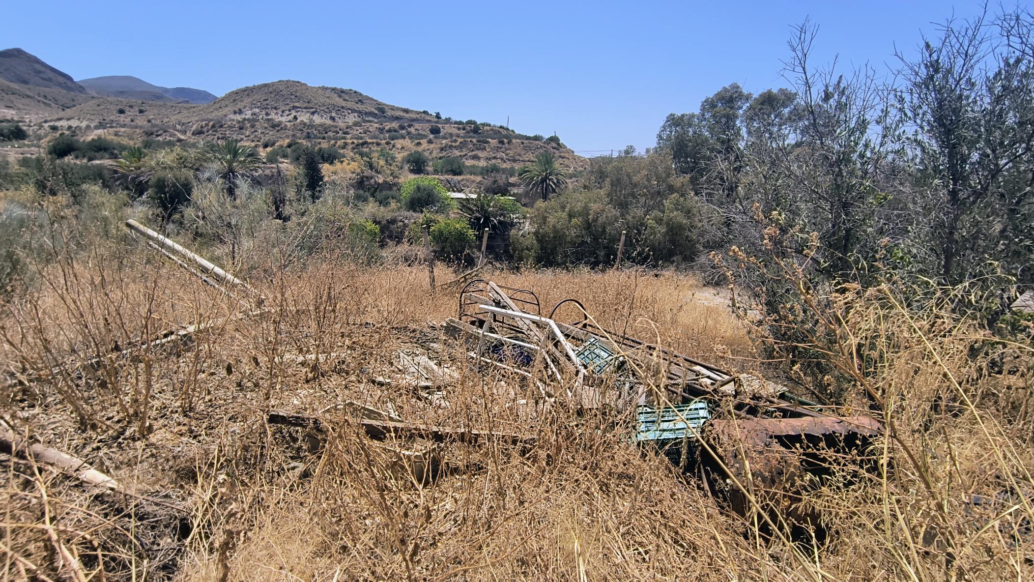M2113 Cortijo for reform on the outskirts of Turre