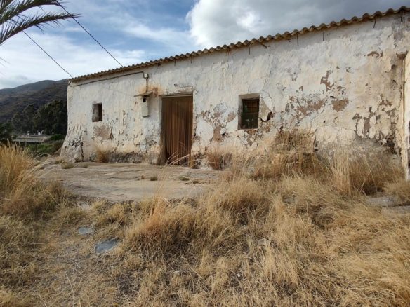 M2134-Cortijo for renovation close to Macenas
