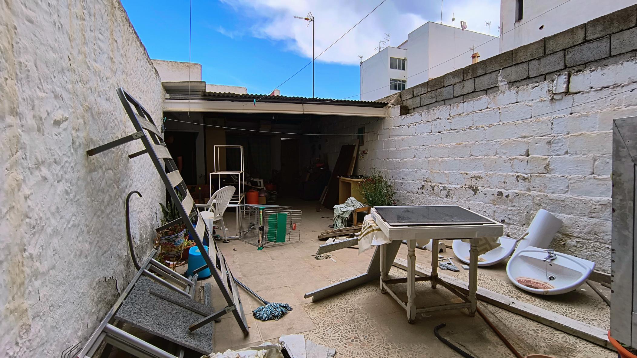 IMG_20250508_164039589_HDR_AE~2 m2181-Detached village house for renovation in Turre.