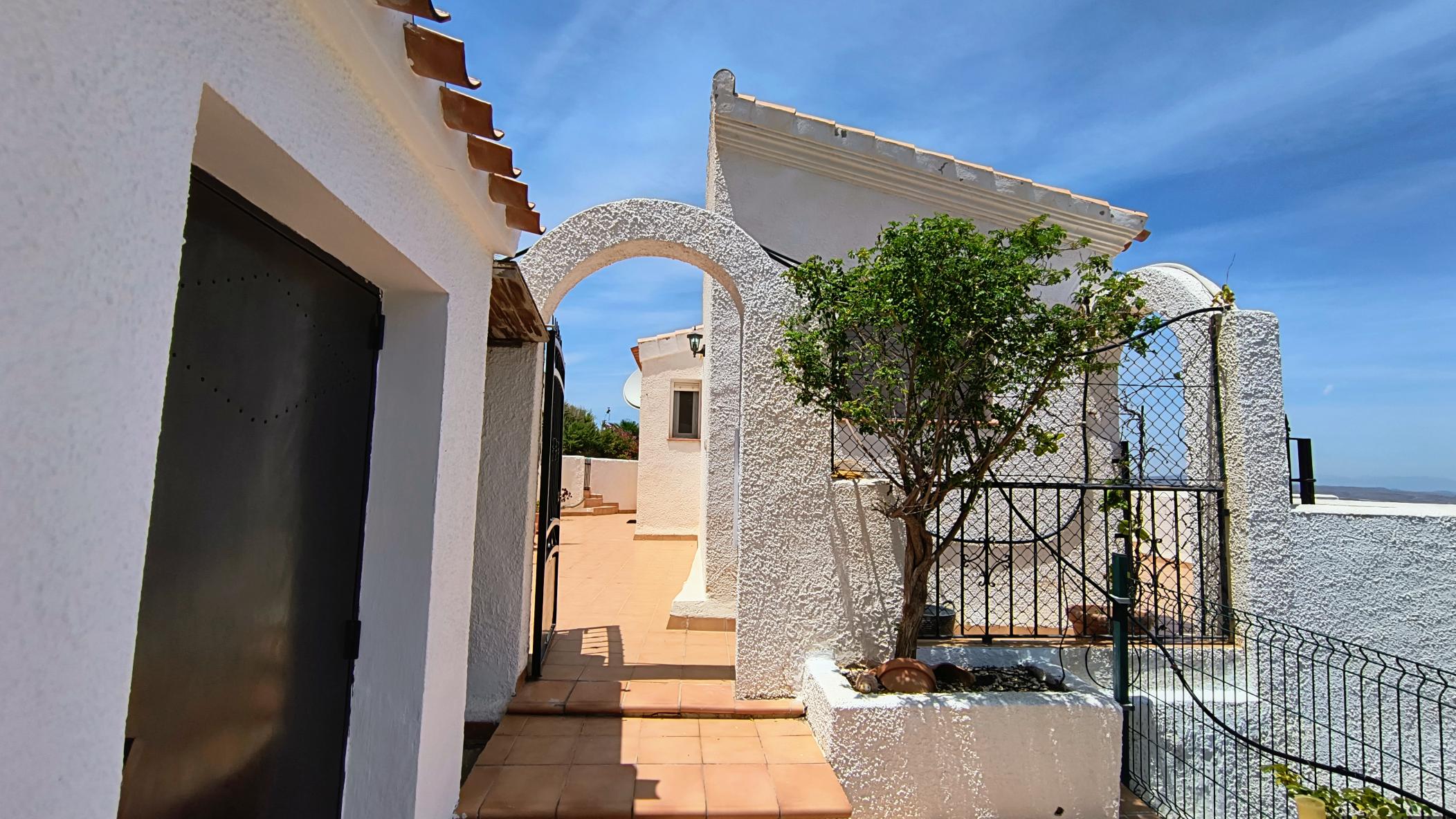 m2183-Large villa in Cortijo Cabrera, Turre.
