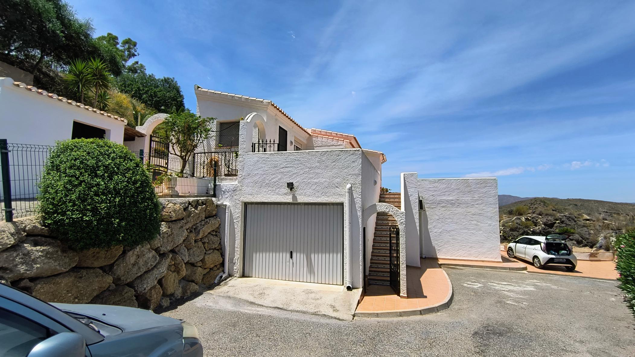 m2183-Large villa in Cortijo Cabrera, Turre.