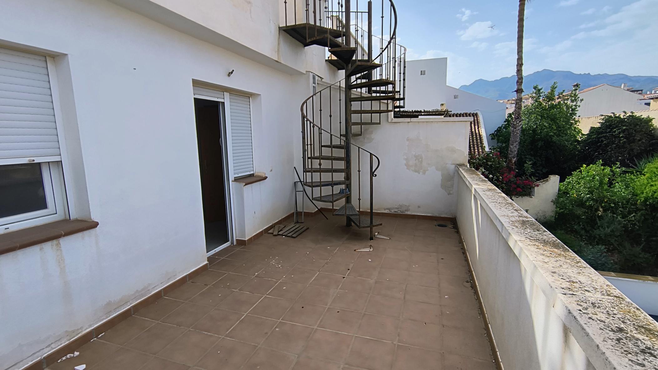 1000091788 m2195-Large penthouse in Turre