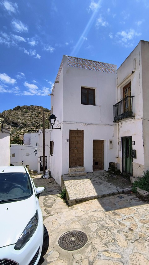 19 (Small) m2197a-Large apartment with huge roof terrace.