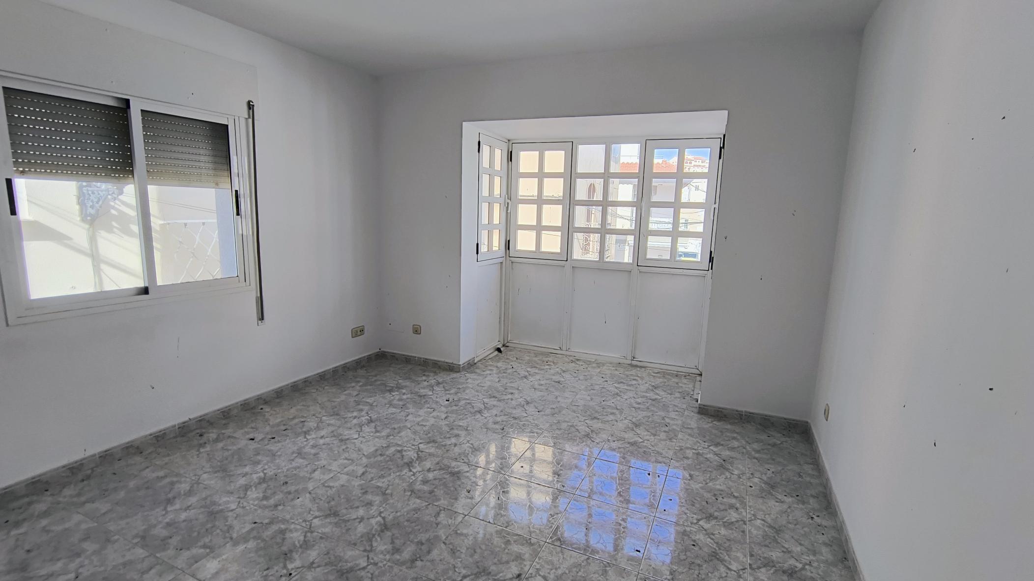 m2199-Townhouse is the centre of Turre with huge garage.