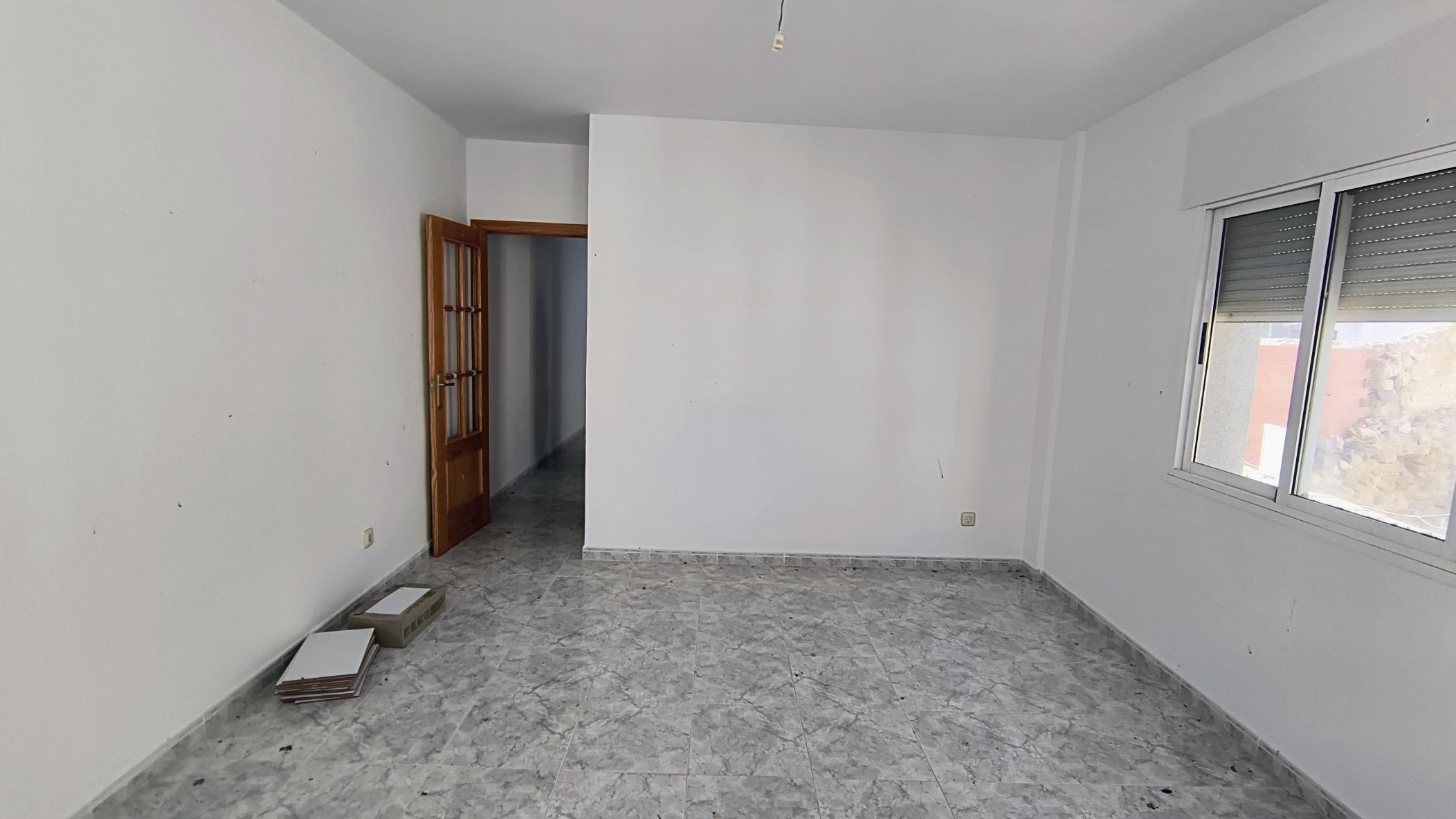 m2199-Townhouse is the centre of Turre with huge garage.