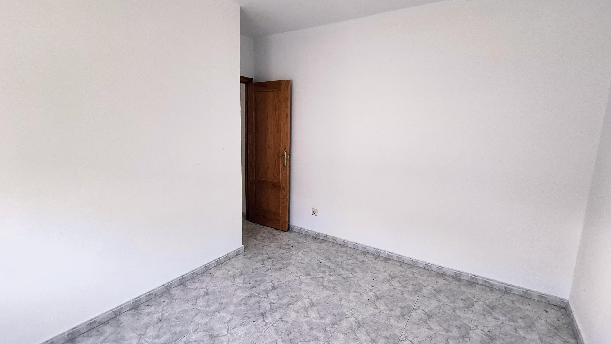 m2199-Townhouse is the centre of Turre with huge garage.