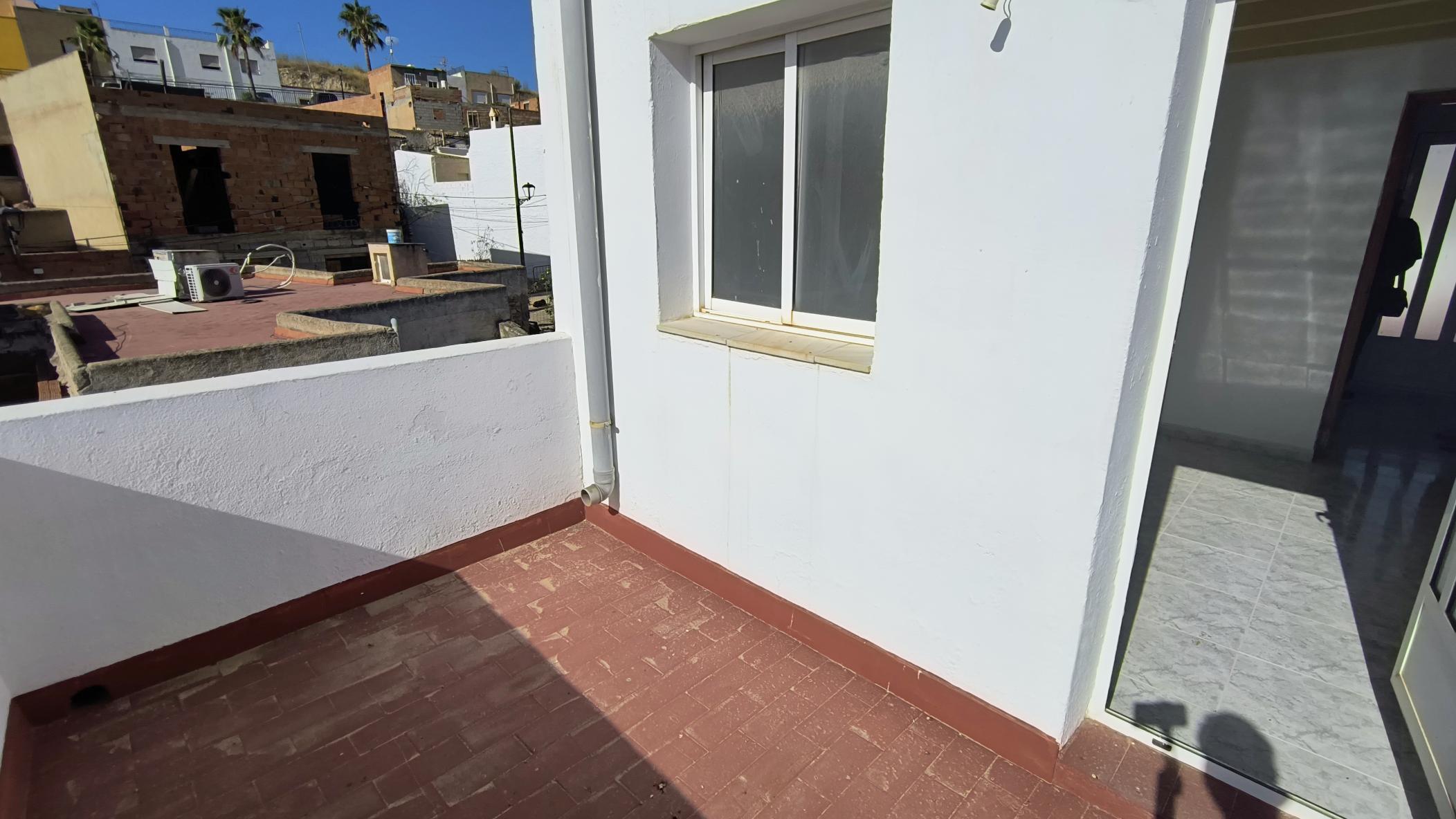 m2199-Townhouse is the centre of Turre with huge garage.