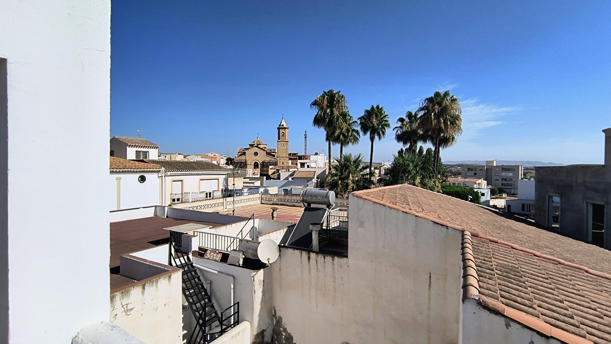 m2199-Townhouse is the centre of Turre with huge garage.