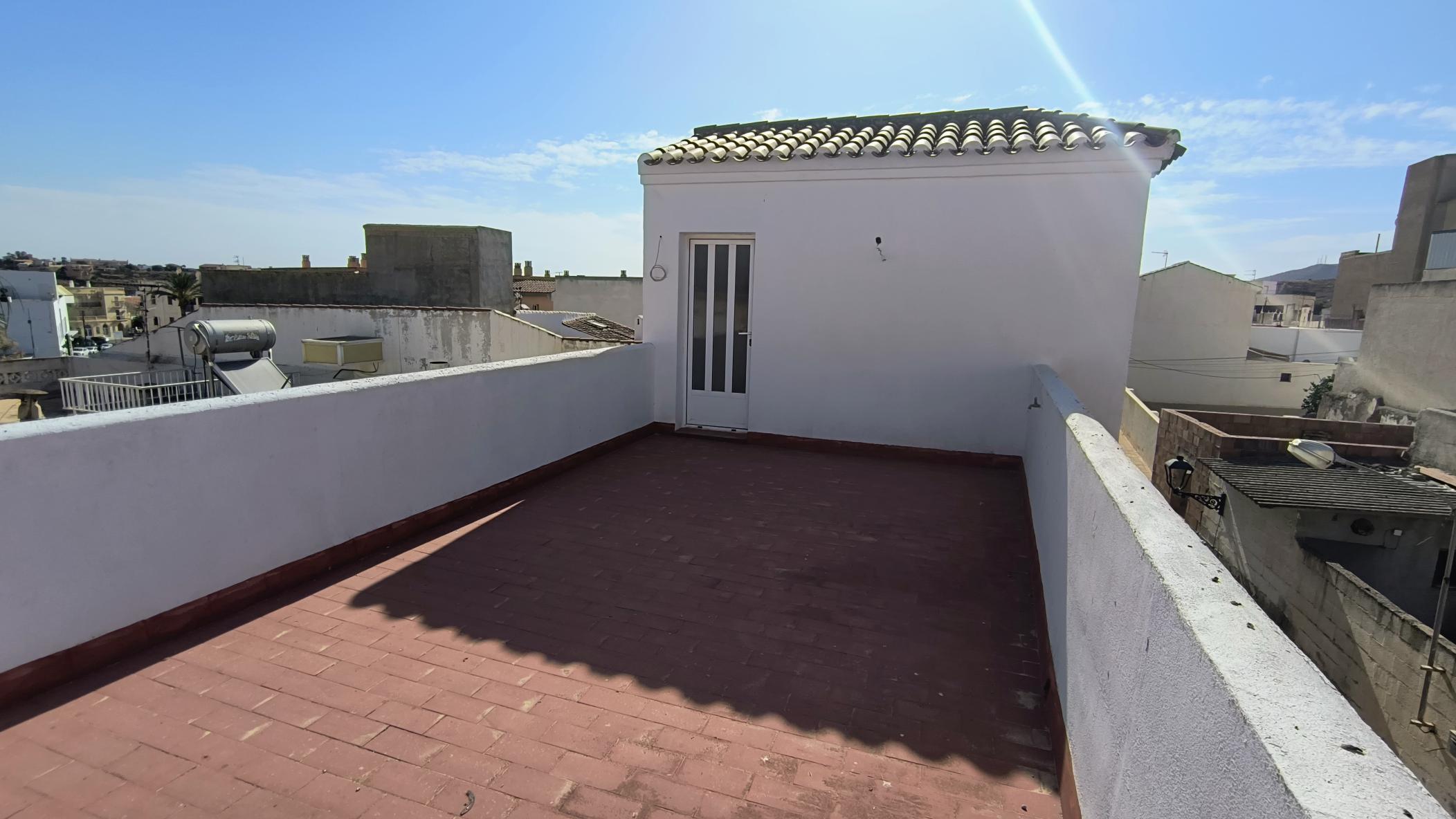 m2199-Townhouse is the centre of Turre with huge garage.